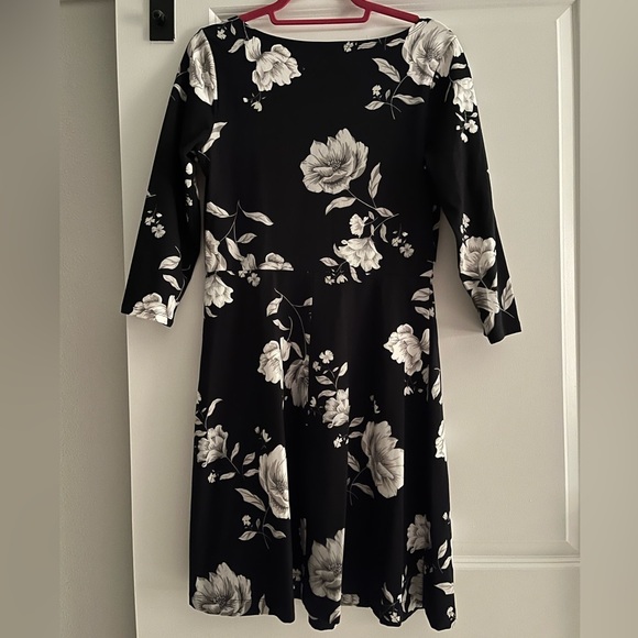 Old Navy Black and White Floral Swing Dress - Picture 3 of 5